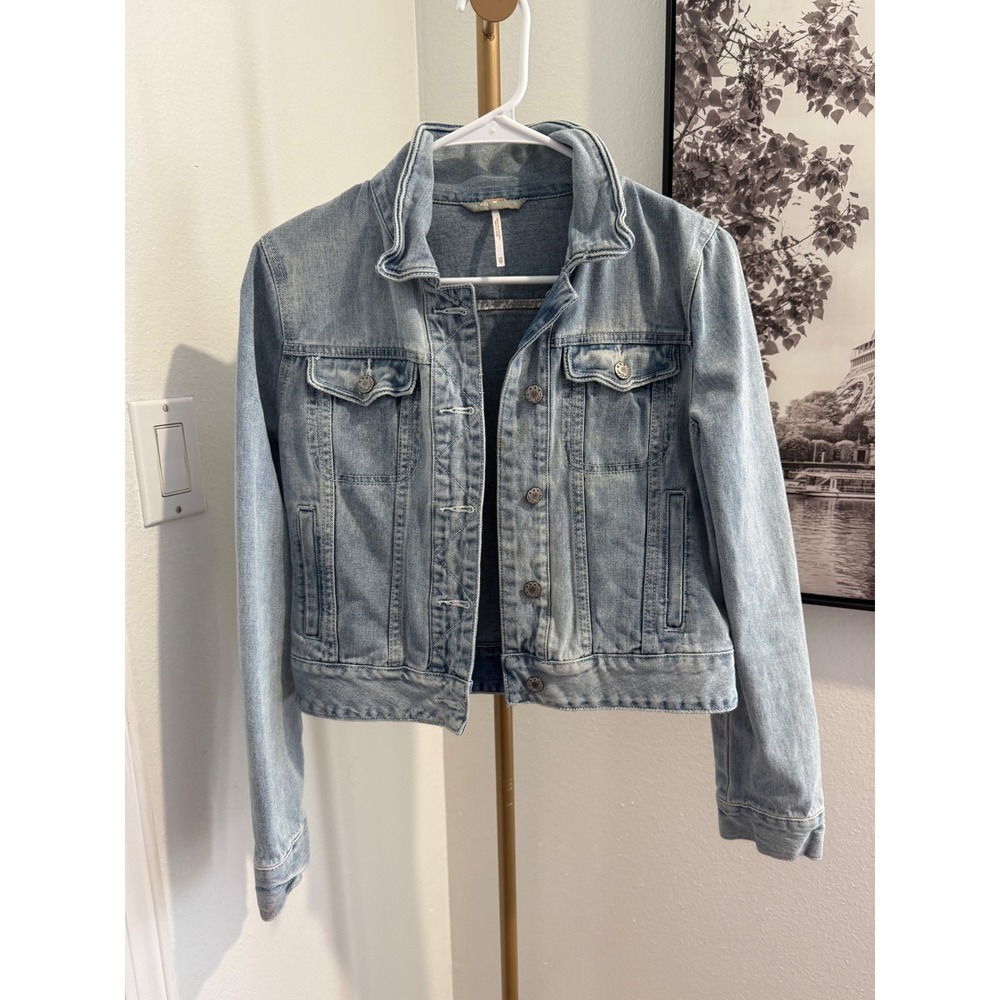 Free People Denim Jean Jacket Light Wash Distressed Button Front XS - Picture 1 of 7